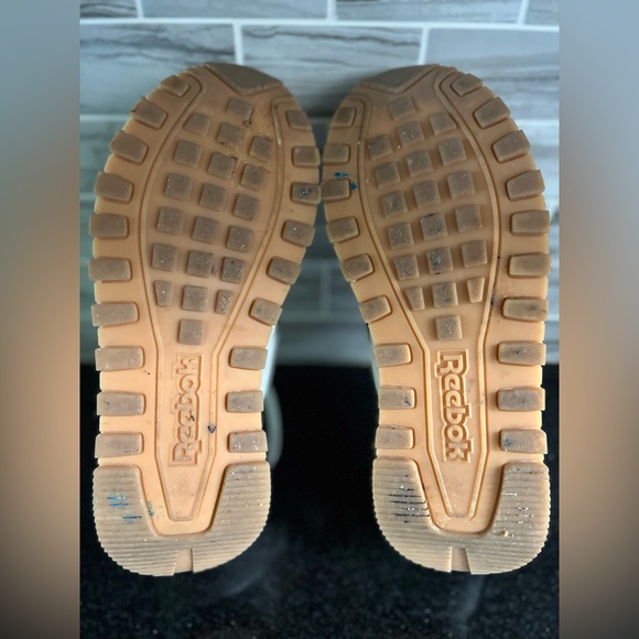 Woman’s Reebok - Picture 6 of 6